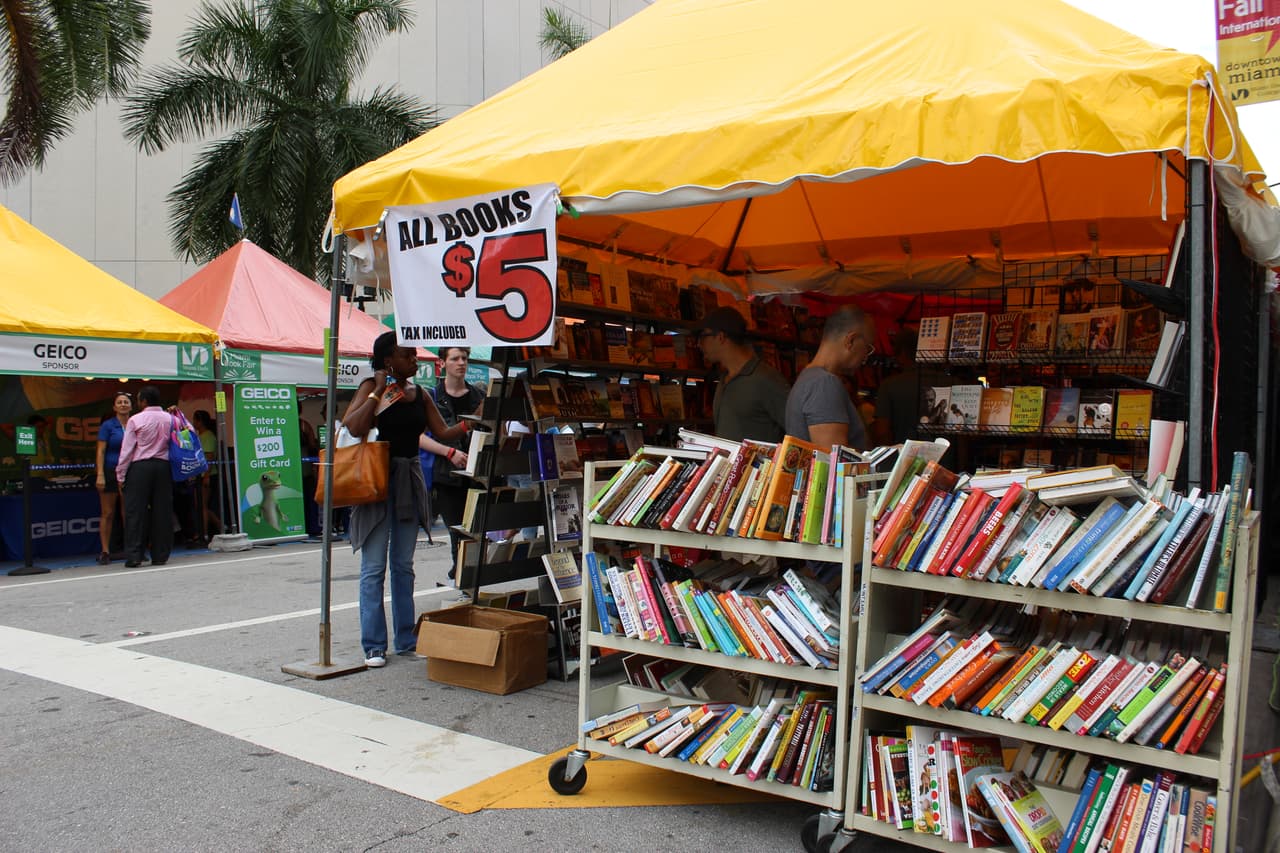 Miles de libros, tirillas cómicas y artesanías fueron algunas de las cosas que encontraron los asistentes a la Feria.