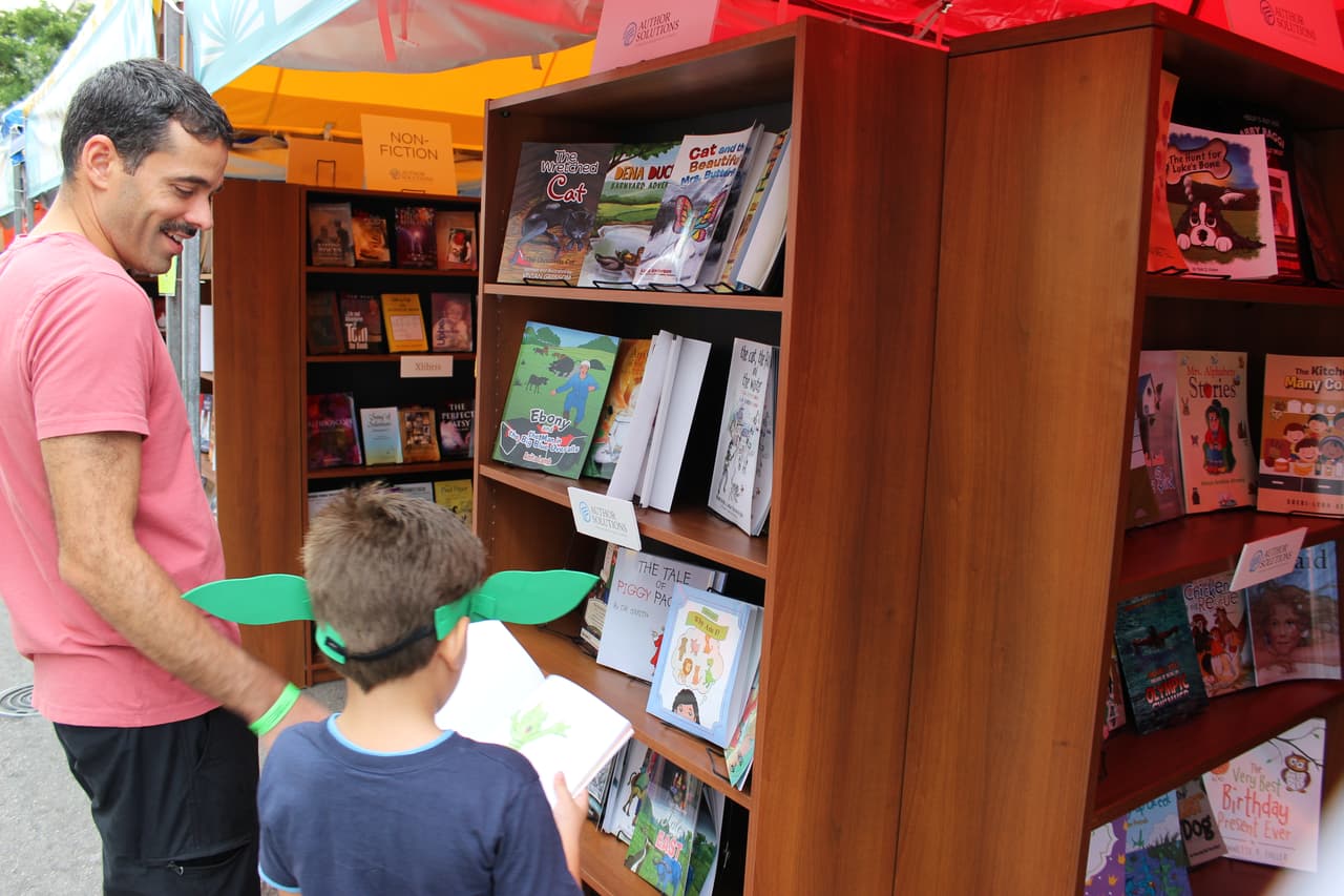 Miles de libros, tirillas cómicas y artesanías fueron algunas de las cosas que encontraron los asistentes a la Feria.
