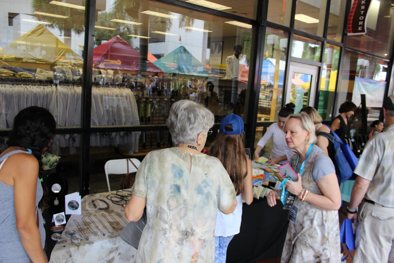 Miles de libros, tirillas cómicas y artesanías fueron algunas de las cosas que encontraron los asistentes a la Feria.