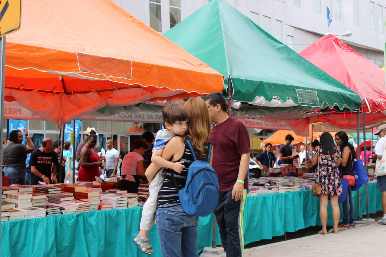 Miles de libros, tirillas cómicas y artesanías fueron algunas de las cosas que encontraron los asistentes a la Feria.