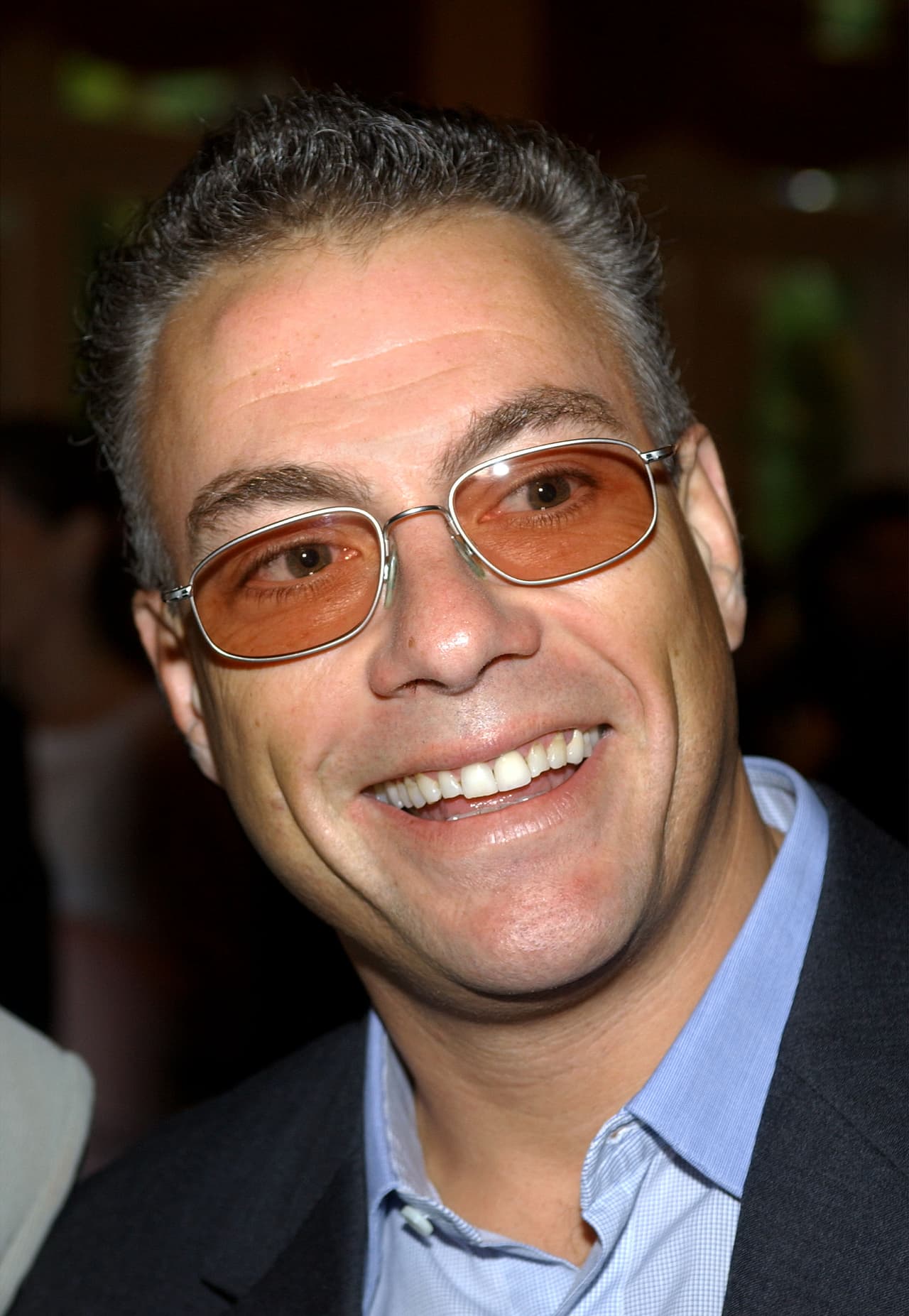 El productor ejecutivo, Kevin Bright, abundó: "Llegó al set tres o cuatro horas tarde y se dirigió directamente a su tráiler. David y yo pensamos en presentarnos y preguntarle si tenía alguna pregunta. Nos acercamos y nos dijo: "¡No! Primero memorizo las líneas. Entonces me dan sus impresiones".