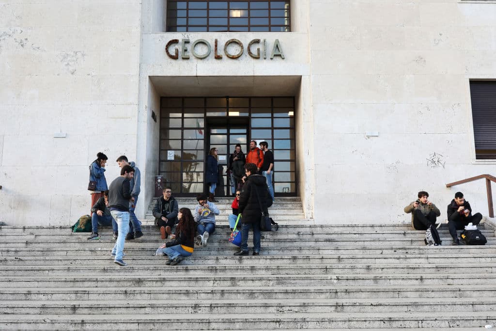Estudiantes en la Escuela de Geología de la Universidad La Sapienza, en Italia.