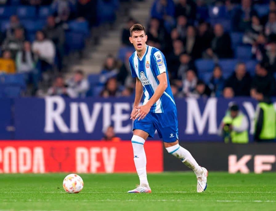 César Montes ya sabe la oferta que tiene que recibir para salir del Espanyol