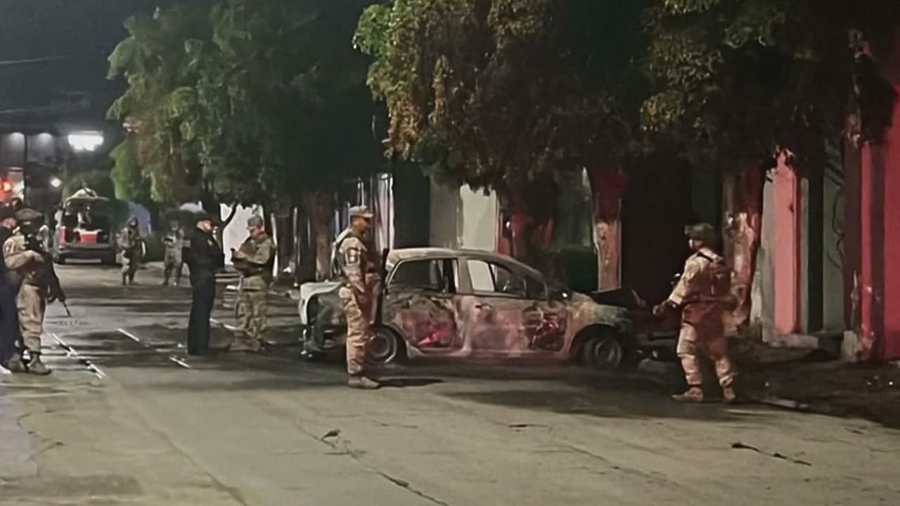 Ola de violencia sacude Culiacán, México con balaceras a viviendas y autos incendiados