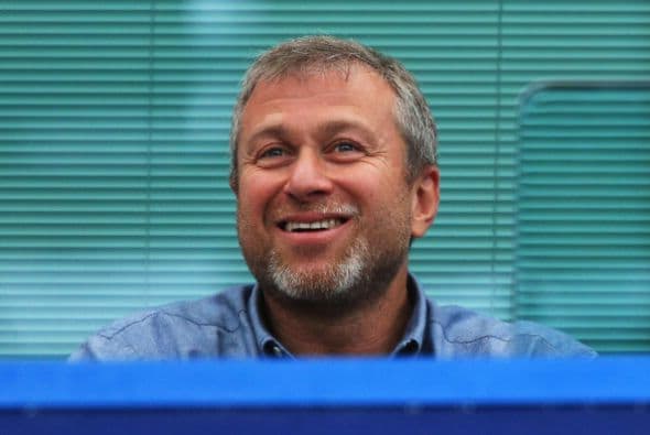 ROMAN ABRAMOVICH. Con una fortuna de 9,400 millones, el dueño del FC Chelsea y de la petrolera Sibnet, tiene el megayate Eclipse, equipado con un minisubmarino y un láser antipaparazzi.