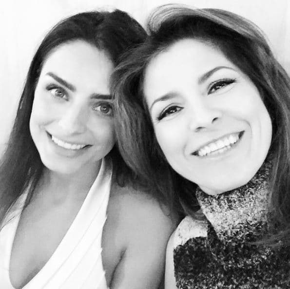 Ambas llevan una relación muy cercana y se nota que el cariño que se tienen es genuino.