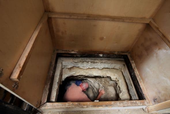 El túnel clandestino cuenta con un pequeño tren que corría a un máximo de 30 km por hora y que en unos dos minutos llegaba a territorio estadounidense, aseguraron el jueves fuentes militares mexicanas.