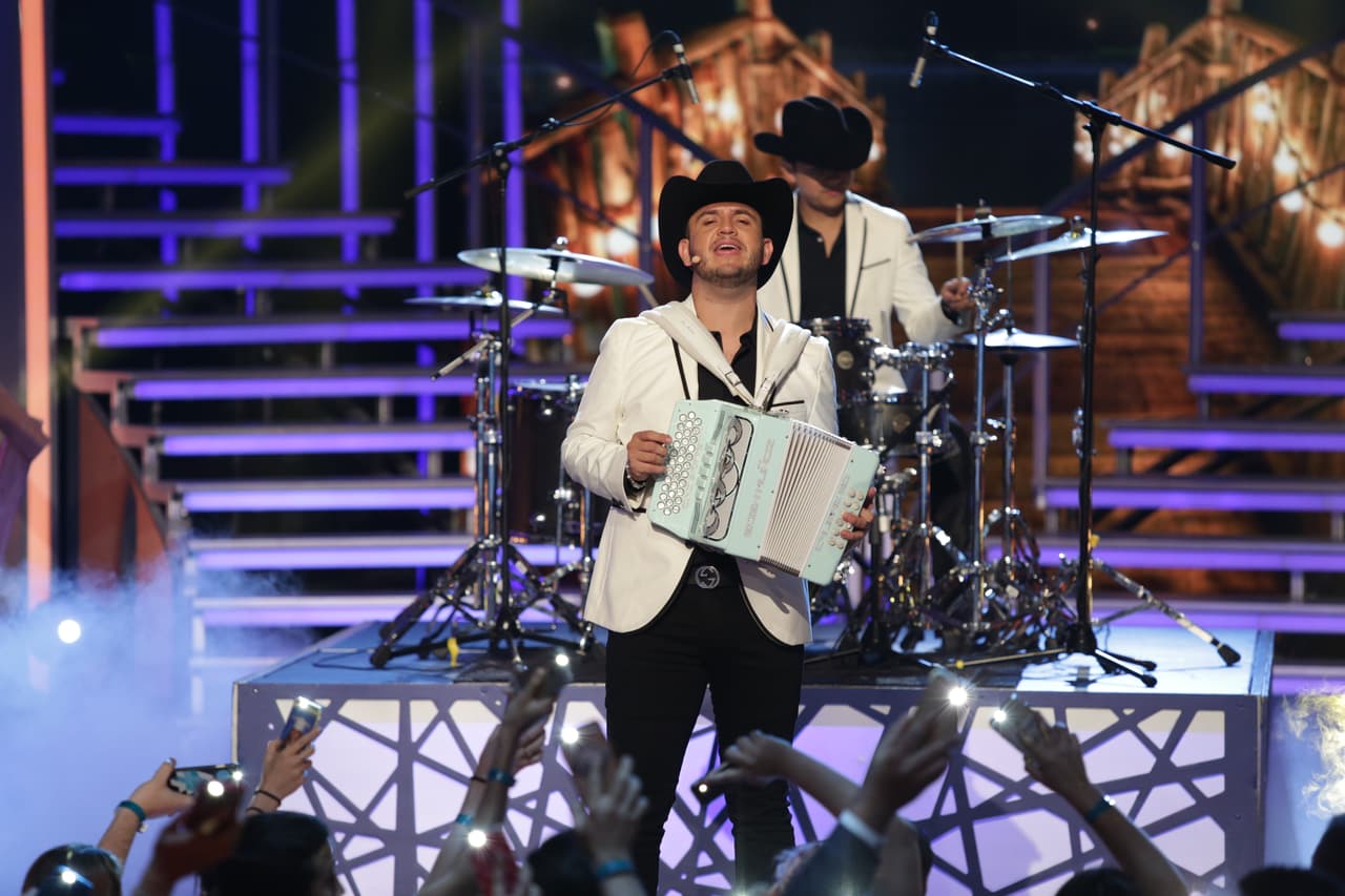 Con presentaciones inolvidables estos artistas conquistaron a las bellas con sexys letras y pegajosas melodías.