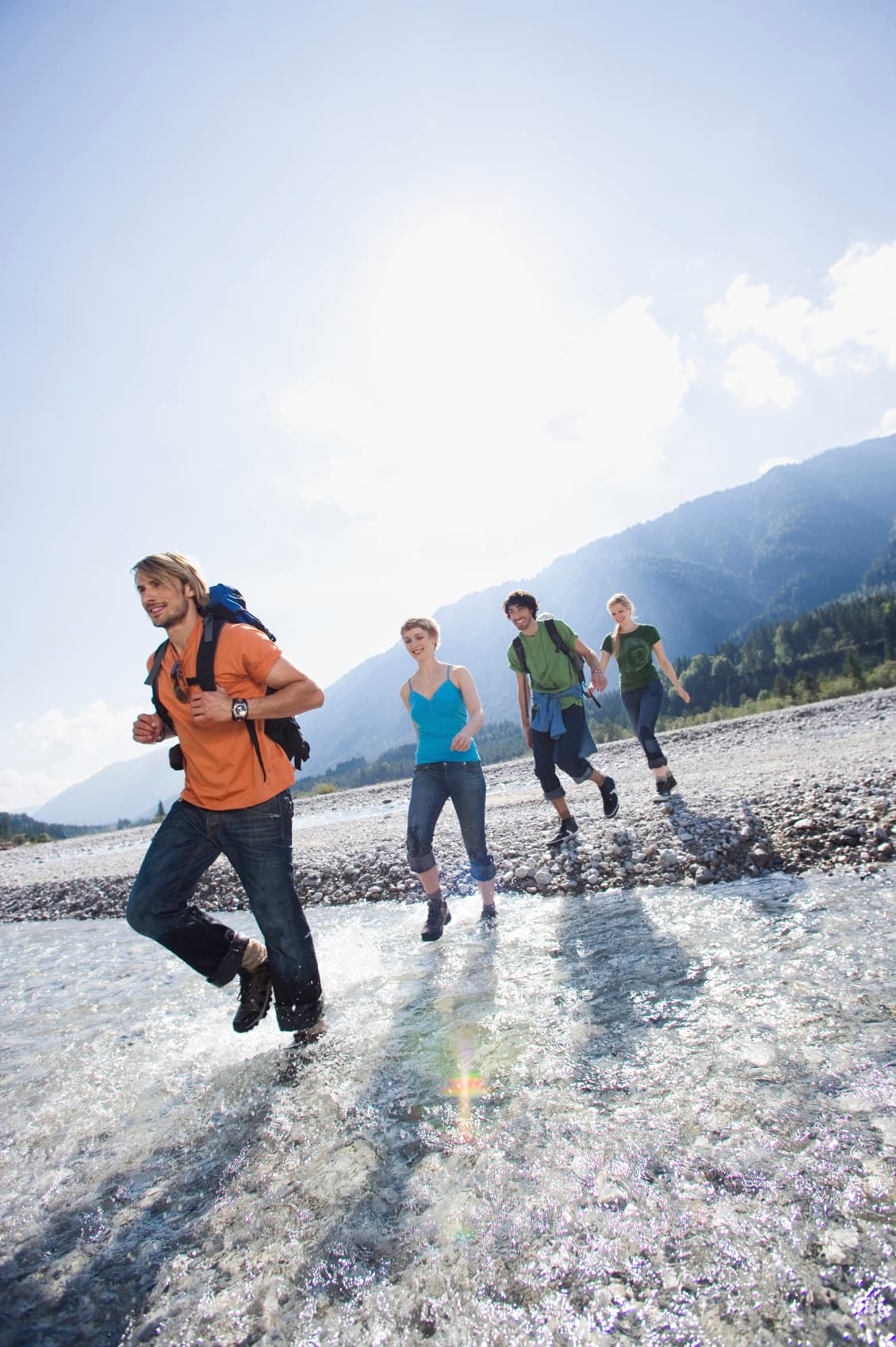 Lo inesperado e insólito, pero sumamente agradable te espera en muy buena compañía.