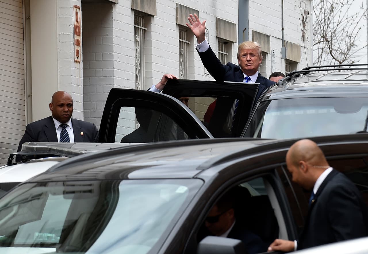 Trump busca limar asperezas con la jerarquía del partido republicano