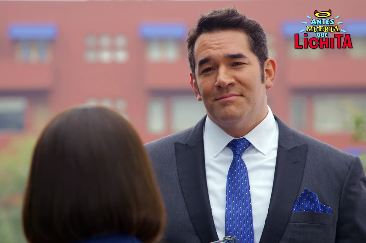 Augusto le hará ver su suerte a Lichita y la pondrá en su lugar.