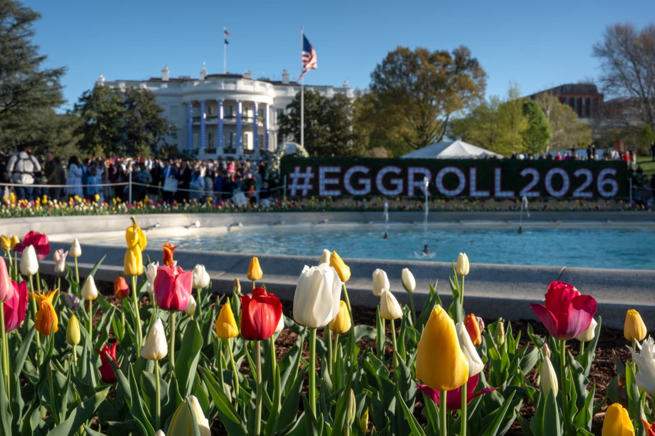 La celebración de Pascua de la Casa Blanca de 2026 también se unió al 250 aniversario de estados Unidos, teniendo “un espíritu patriótico especial, reuniendo a las familias para celebrar tanto la alegría de la Pascua como las bendiciones perdurables de la libertad que definen la historia estadounidense”.