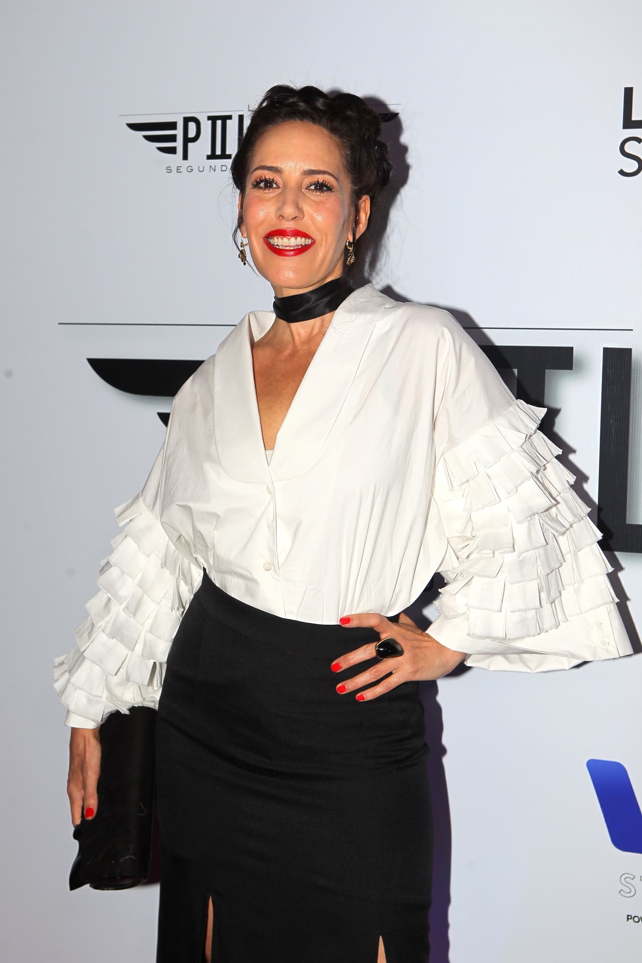 Zurita detalló que fue ella quien lo contactó: "Me dijo: '
<b>Somos familia, Humberto,</b> quiero verte, saludarte y platicar contigo'". 
<br>