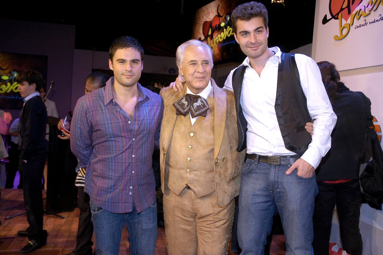 Carlo asegura que aún siente muy reciente la despedida del actor y lo extraña horrores.
<br>