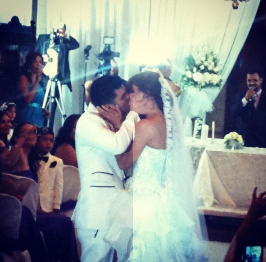 El día de su boda, todos morimos de amor.