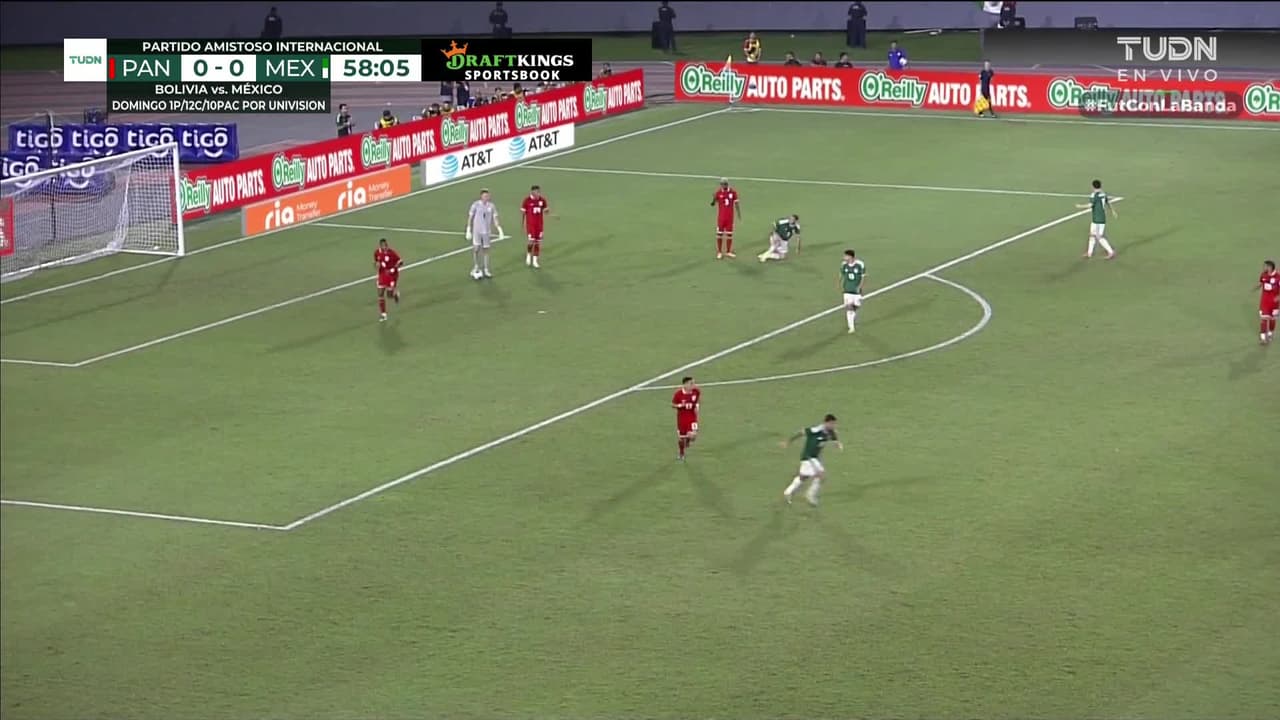 ¡TIRO ATAJADO! disparo por Germán Berterame.