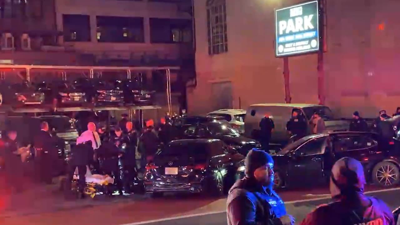 Conductor arrolla a nueve personas al subir a una acera en calles de Manhattan