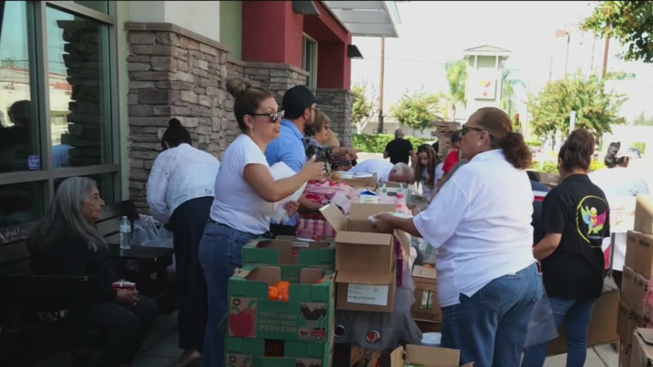 "Dios se los pague": organización jalisciense entrega comida gratis a familias en Los Ángeles