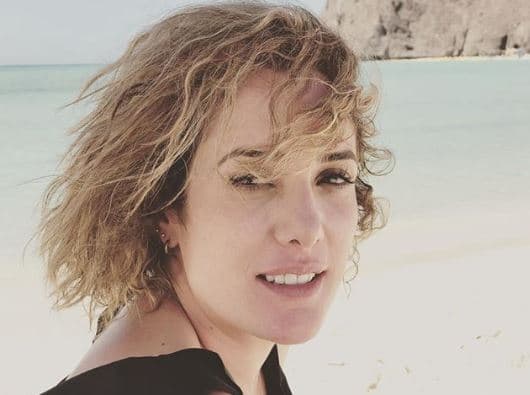 "[...] Porque de cierta manera, sí me faltó a lo mejor la contención de una adolescencia, un crecimiento un poco menos estrepitoso, lo puedo decir así", afirmó Betty.