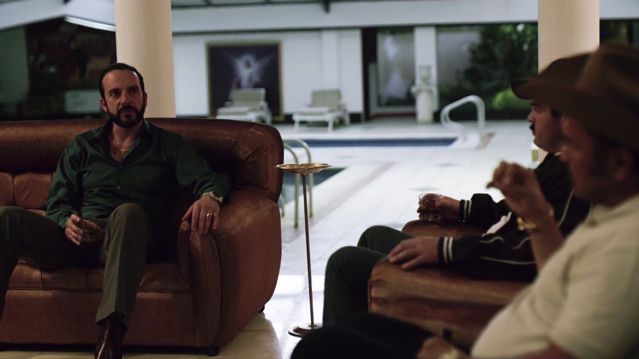 <b><a href="http://www.univision.com/series/el-chapo/antonio-de-la-vega-es-arturo-bernal-leyda-en-el-chapo">Arturo Beltrán Leyda</a></b>, Ismael y ‘El Chapo’ estudiaban la forma de aislar a ‘El Cano’ y apartarlo de sus socios principales.