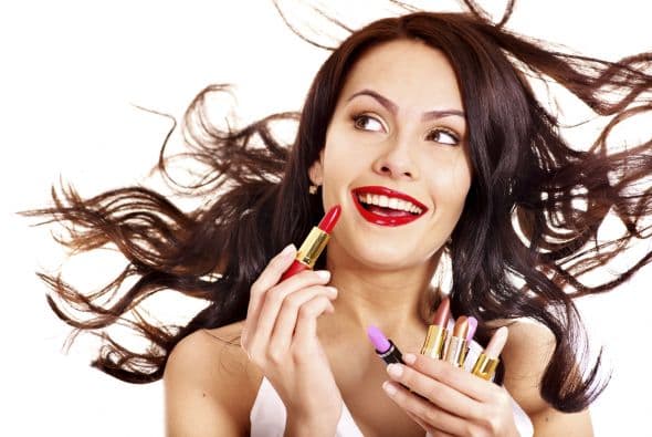 Color. No se trata solamente del que te guste más, sino de la paleta cromática que resalte mejor tus rasgos, de acuerdo a tu tono de piel.