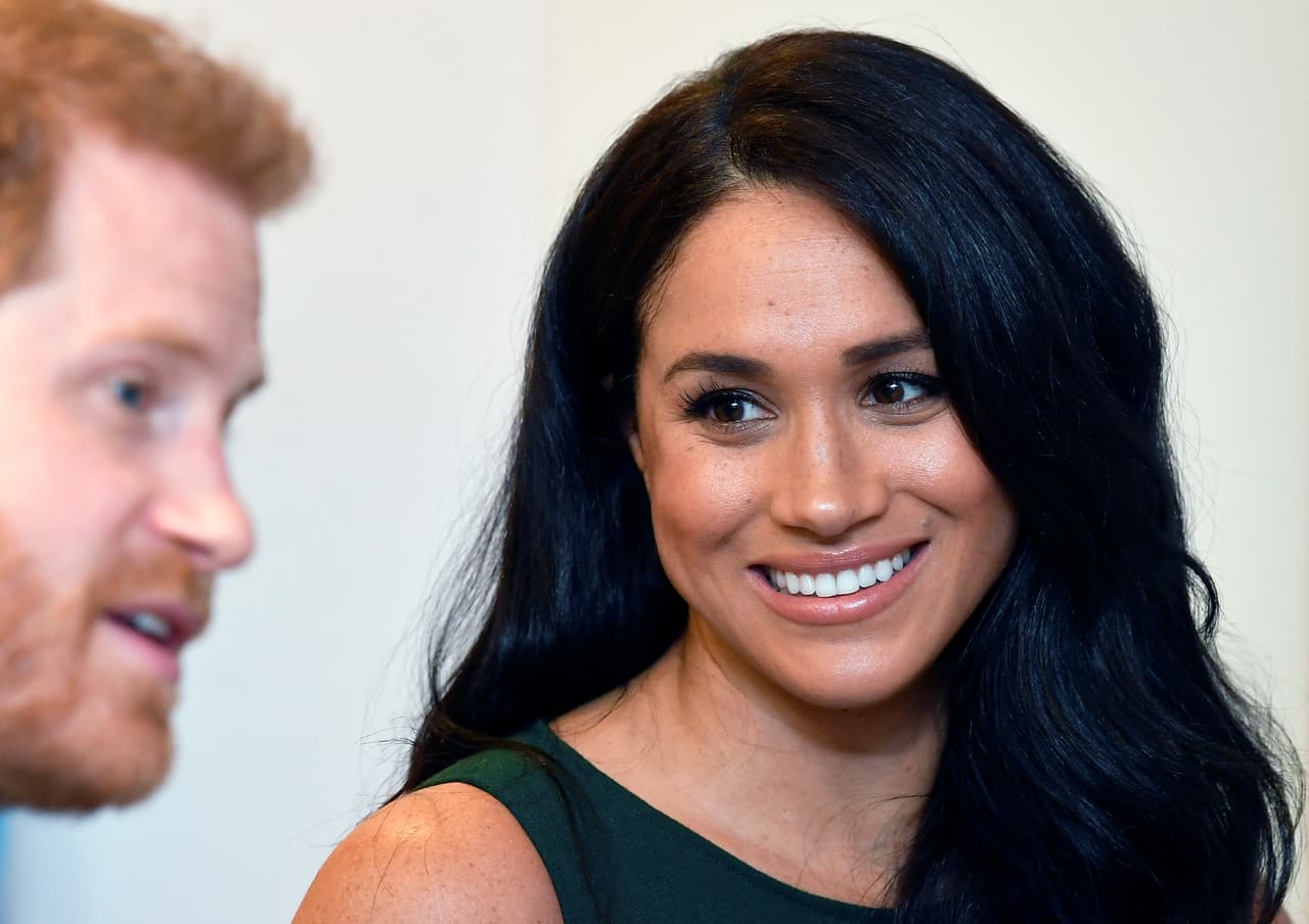 A pesar de los problemas a los que se ha enfrentado, la duquesa de Sussex dijo que no espera que la gente “la ame” y aseguró que “solo quiere ser escuchada”, así lo recoge
<a href="https://people.com/royals/meghan-markle-says-she-doesnt-want-people-to-love-her-and-shares-thoughts-on-royal-protocol/" target="_blank">People</a> citando a la periodista de
<a href="https://www.telegraph.co.uk/royal-family/2019/10/31/behind-scenes-meghan-markle-duchess-tells-bryony-gordon-vulnerability/" target="_blank">The Telegraph</a> Bryony Gordon, quien publicó el pasado 1 de noviembre el relato de un tras cámaras que tuvo con Meghan Markle.