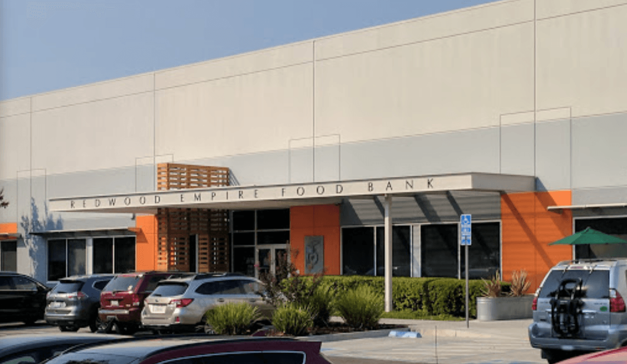 <b>Redwood Empire Food Bank</b>
<br>Locación: 3990 Brickway Blvd. Santa Rosa.
<br>Teléfono: 707-523-7900
