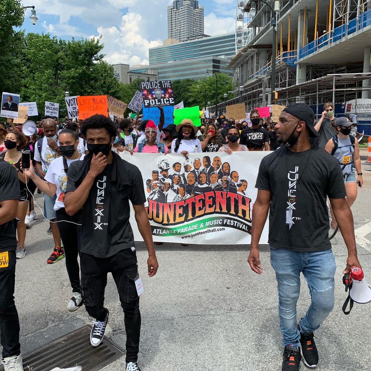 <b><a href="https://www.juneteenthatl.com/" target="_blank">Juneteenth Atlanta Parade & Music Festival (17 al 19 de junio)</a></b>: Festival anual que celebra la emancipación afroamericana, con música en vivo, artes, actuaciones y un desfile.