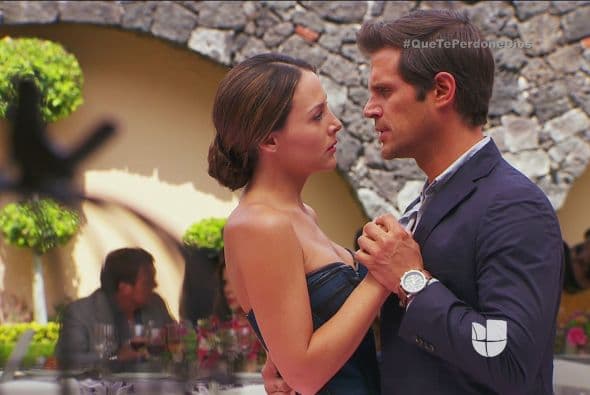 Pero ya era demasiado tarde y sólo le quedaba resignarse con sus besos de despedida.