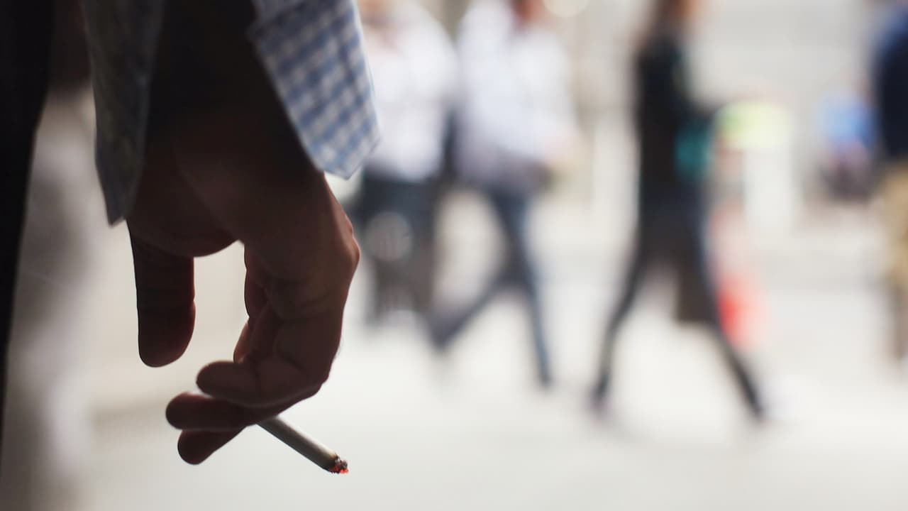 Illinois está cada vez más cerca de aumentar la edad para comprar cigarros a los 21 años