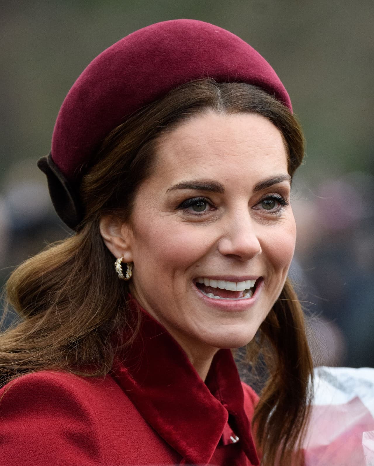 Los expertos también hablan de una mayor presencia y poder de Kate en la realeza y que ello quedó desmostrado al realizar el recorrido a la iglesia sin ir tomada de la mano del príncipe William.