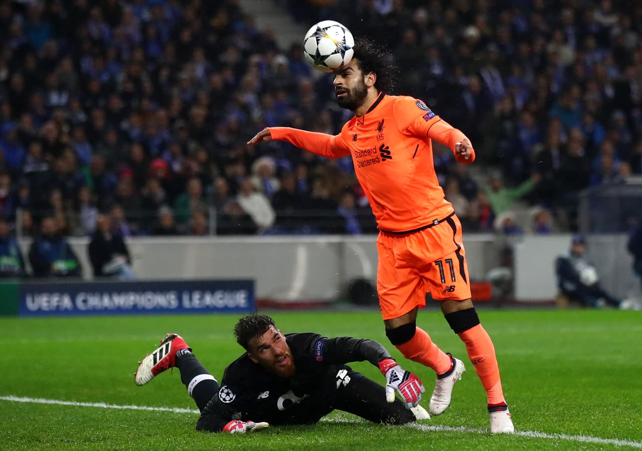 Como para confirmar su superioridad, el egipcio Mohamed Salah puso el 2-0 de visita al minuto 29 con una definición soberbia en la que mostró su dominio de balón y poder goleador.