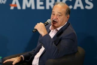 Carlos Slim aumenta su participación en América Móvil