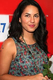 La actriz dijo en entrevista para el periódico 
<b><a href="https://www.excelsior.com.mx/funcion/barbara-mori-se-transforma-en-negociadora/1341249" target="_blank">Excélsior,</a></b> que próximamente iniciará el rodaje de una película que escribió con 
<b><a href="https://www.univision.com/famosos/barbara-mori-rechazo-papeles-de-narcotraficantes-y-no-se-arrepiente-video" target="_blank">tintes autobiográficos</a></b>, pues narrará los momentos más duros de su niñez.