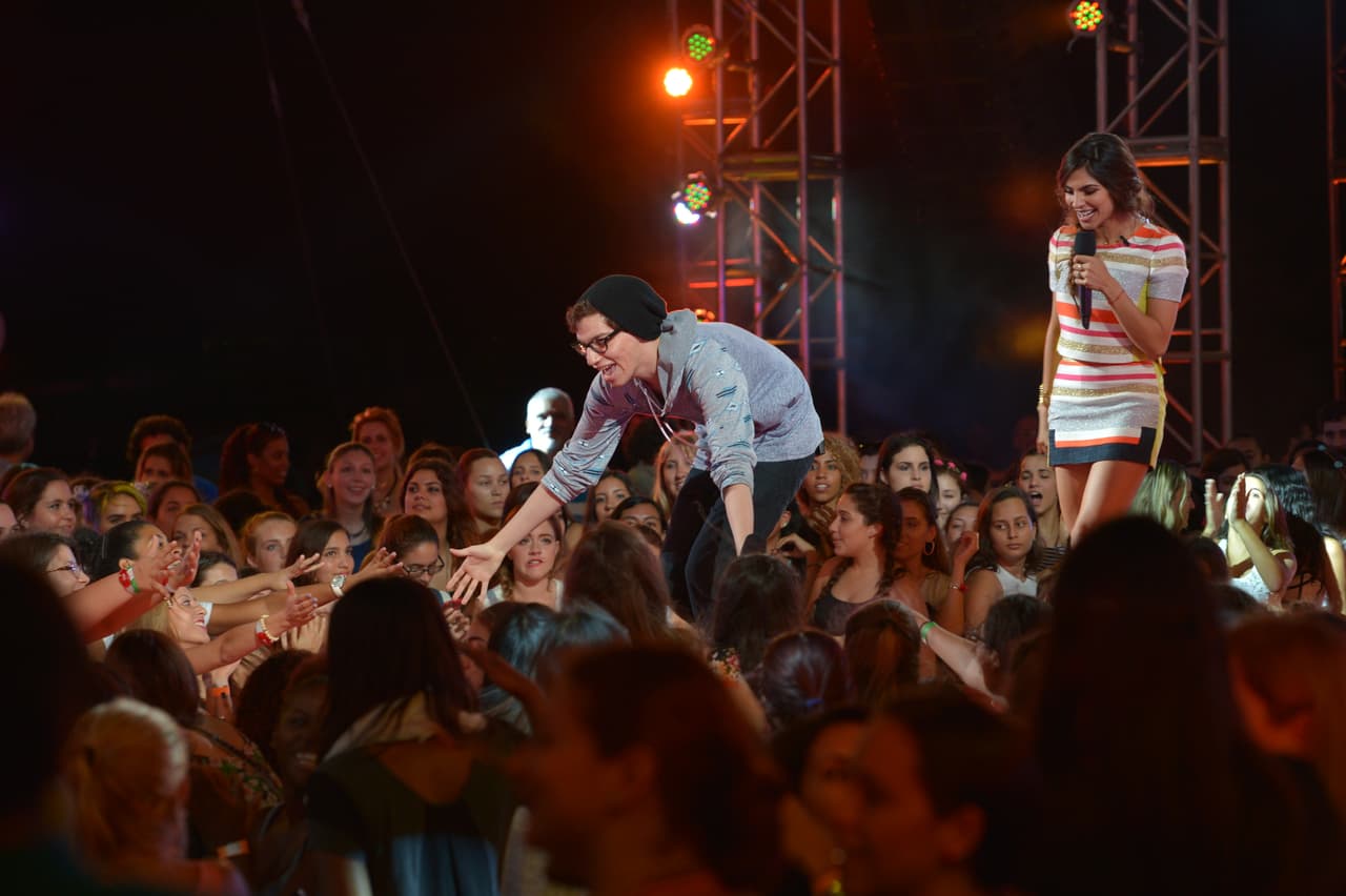 Kevin nos enamoró cuando Laura cantó con él en las audiciones de Miami Beach. Sin embargo, nadie se imaginó que se retiraría de la competencia.