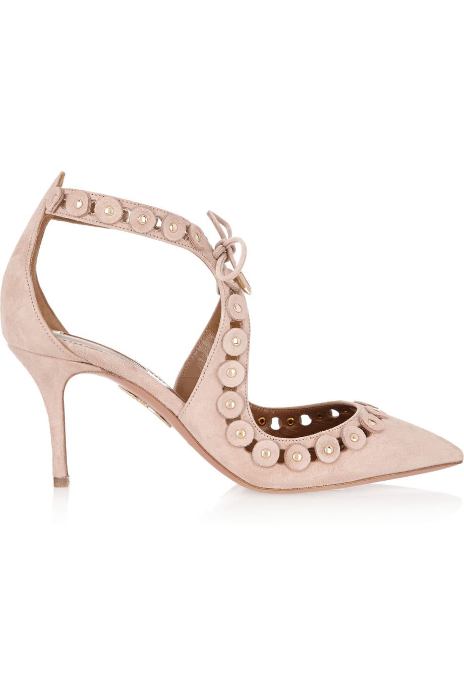 Los pumps de una de las marcas predilectas de muchas mujeres; Acquazzura, son ideales para un día lleno de actividades gracias a su tacón conservador. El tono rosa antiguo te da la oportunidad de combinarlo con cualquier color.