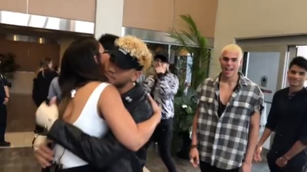 Ellos llegaron muy contentos y saludaron a todos, la primera en la lista fue nuestra querida Clarissa.