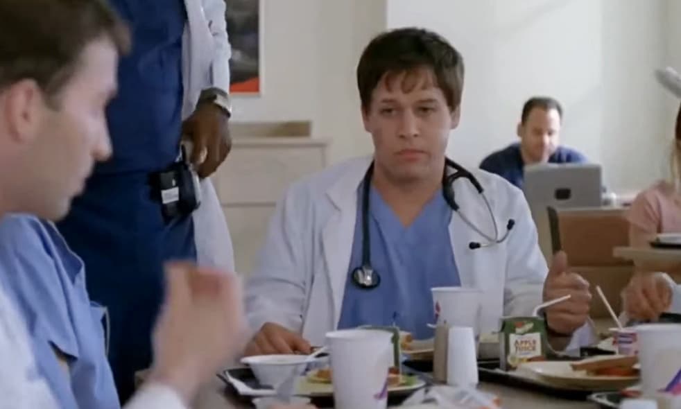 <b>T.R. Knight</b>
<br>Actor originario de Minneapolis que en 'Grey 's Anatomy' tuvo la tarea de ser George O’Malley, un cirujano interno con un futuro prometedor. El doctor O’Malley falleció en la quinta temporada de la serie, después de ser arrollado por un camión.
<br>
