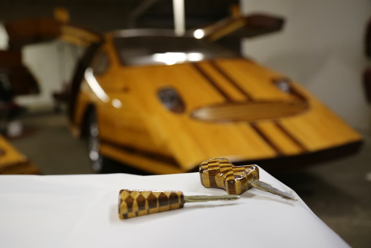 Hasta en las llaves que encienden a Splinter se pueden apreciar detalles de madera.