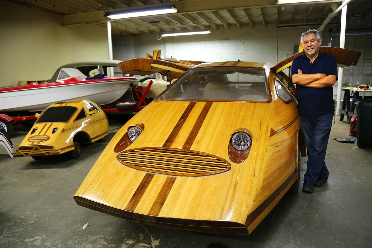 "Splinter", el primer auto que Isaac Cohen contruyó en madera, fue su regalo de cumpleaños cuando cumplió 50.
