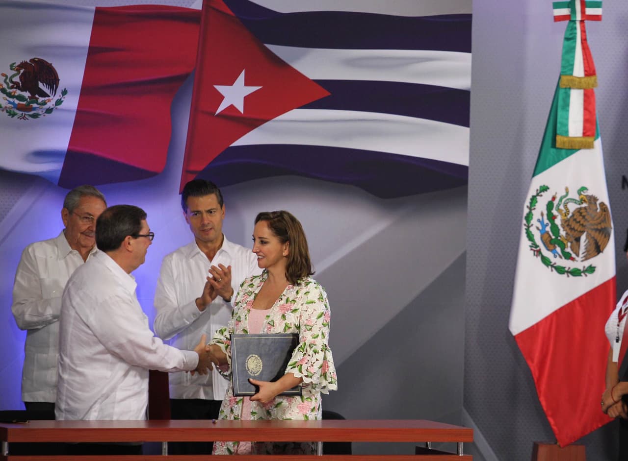 Mandatarios y cancilleres, en la firma de acuerdos.