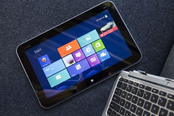 El doble golpe de iPad de Apple y Microsoft Windows 8 ha dado lugar a una nueva clase de ordenadores personales híbridos que se ven y funcionan como los portátiles normales, pero cuyas pantallas se retiran y se convierten en tabletas completamente funcionales.