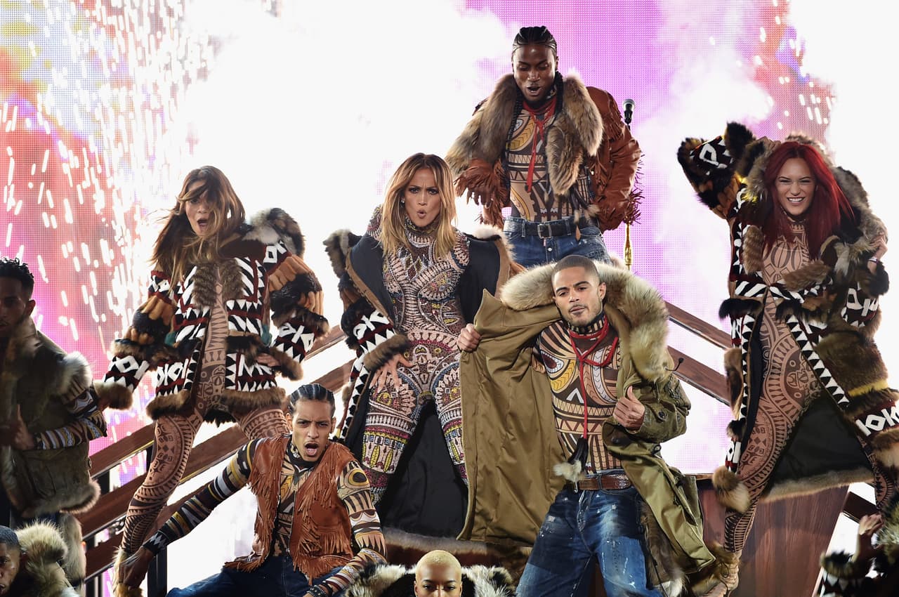 Ella siempre ha tenido mucha ingerencia en el desarrollo de los vestuarios que presenta, así que es de esperarse que los que presentará en su gran noche serán de otro planeta.