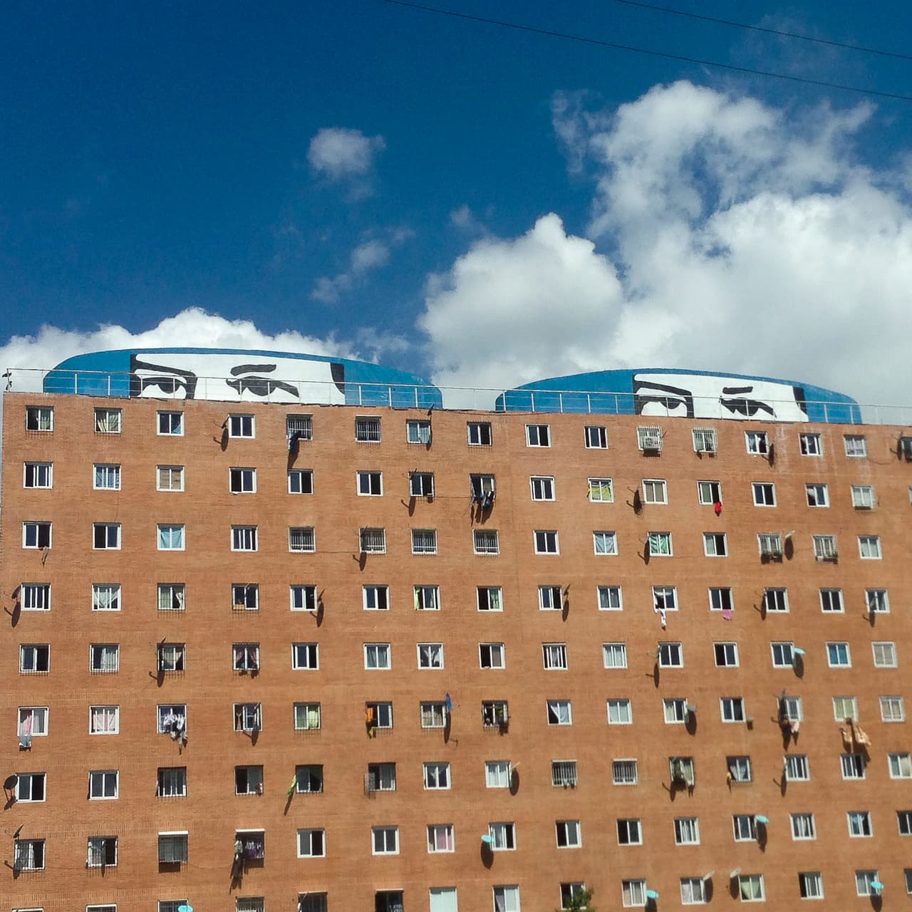 La mirada por dos: en esta ocasión en un edificio de Caracas (LEO RAMIREZ/AFP/Getty Images).