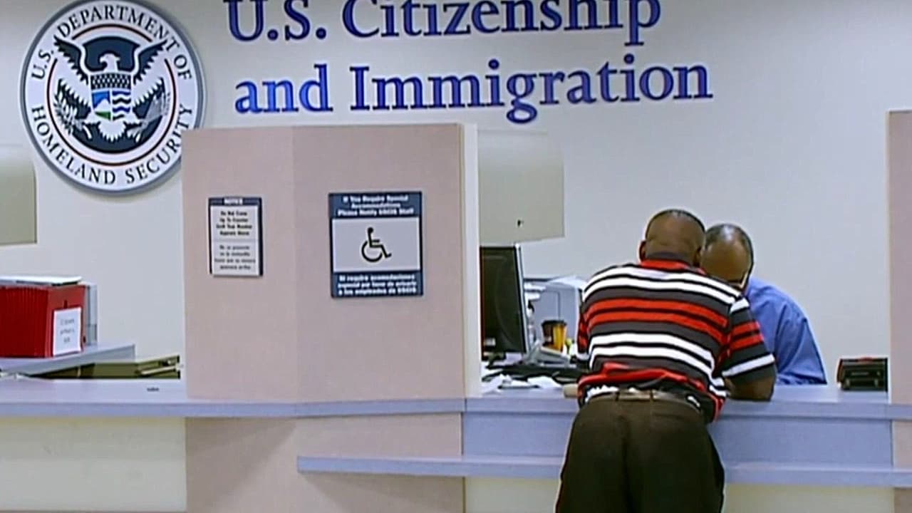 Ceremonias de Naturalización canceladas dejan en el limbo a miles que esperaban prestar juramento