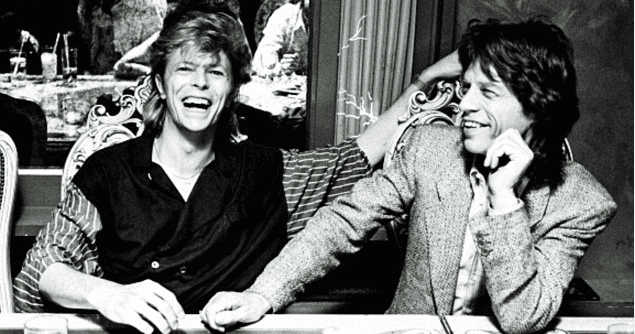 Ni hablar de la cercana amistad que guardó con Mick Jagger, con quien además de compartir grandes horas de música, también fueron cómplices de drogas y fiestas de todo tipo.