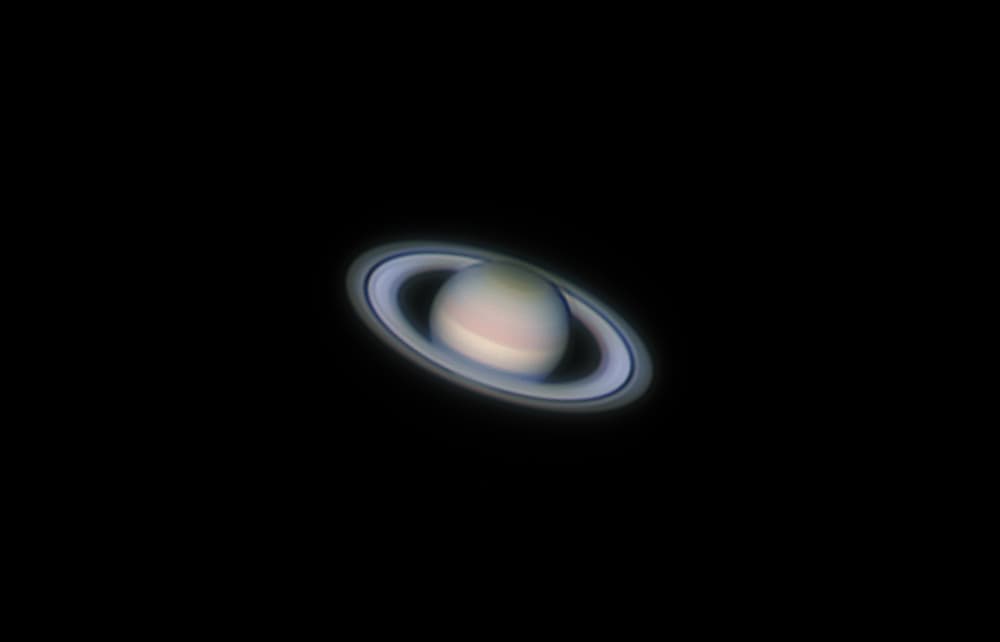 <h3 class="cms-H3-H3">14 de agosto entra Saturno en oposición</h3>
<br>Saturno, uno de los planetas gigantes de nuestro sistema solar, es uno de los más lejanos que se pueden observar a simple vista en el firmamento. 
<br>
<br>