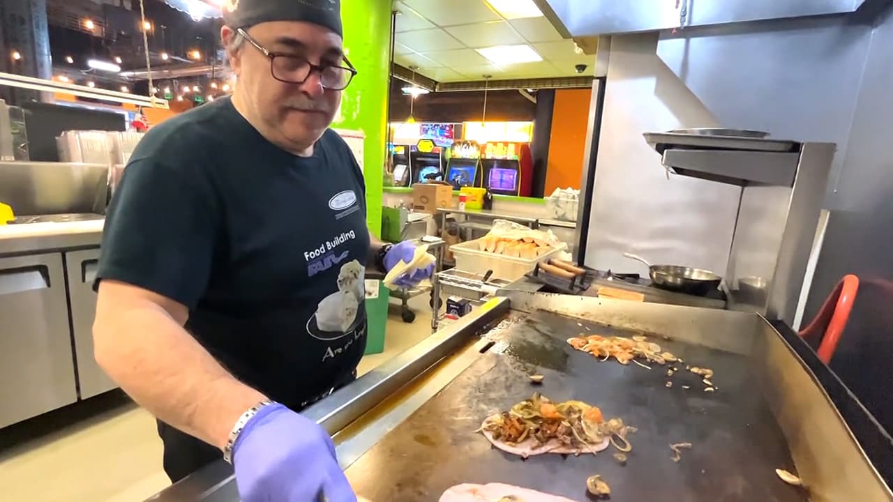 Negocios de hispanos reportan pérdidas por miedo a redadas: “Mis ventas bajaron 20%”