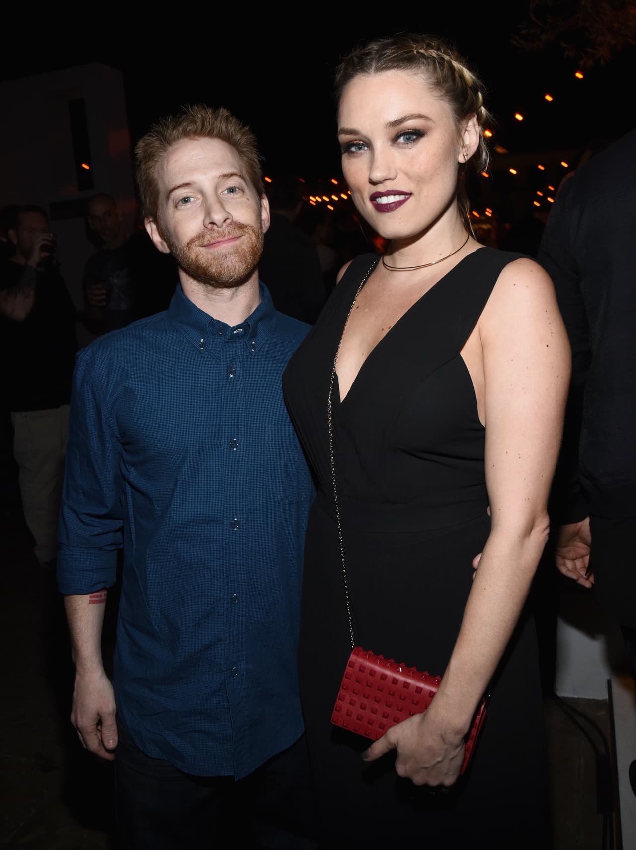 Para la actriz Clare Grant, quien mide 5' 7''/ 170 cm, no le importó que su pareja midiera algunos pies menos que ella. Seth Green además de talentoso, también se ha distinguido por su baja estatura de 5' 4'' / 163 cm.