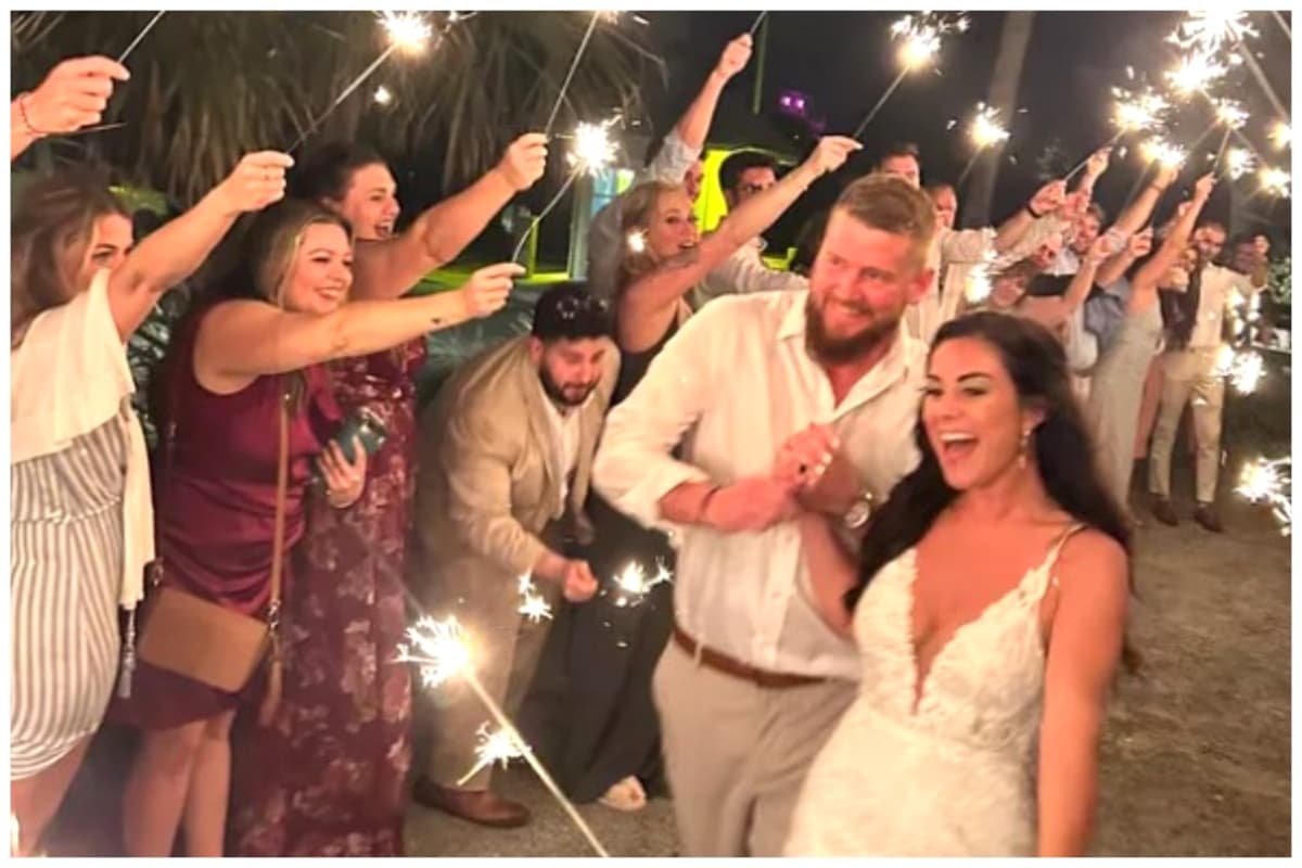 La madre de Aric inició una colecta de ayuda para los gastos del funeral de su nuera y los del hospital de su hijo, quien se sometió a varias cirugías de reconstrucción. La cuenta sobre paso el objetivo y alcanzó más de $640,000 de donativos.